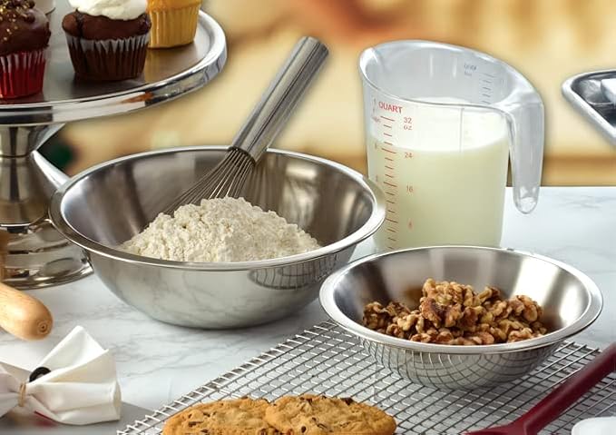 Winco Mixing Bowl with Silicon Base, 1.5-Quart, Stainless Steel, Black