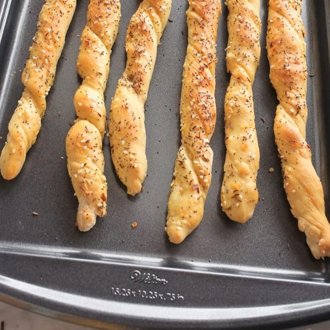 Wilton Platinum Premium Non-Stick 10 x 15 in Baking Sheet, Made without PFAs, Packaging May Vary