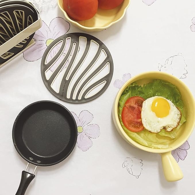 Mini Egg Frying Pan 4.7-Inch 3Pcs, Non-stick One Egg Frying Pan with Bakelite Handle, Cast-Iron Pot Designed for Eggs and Pancakes, All Stoves are Compatible - Non Toxic