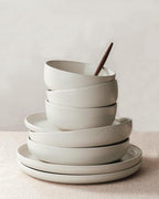 Famiware Milkyway Stoneware Dinnerware Sets with Mugs, Service for 4 (16 Pieces), Reactive Glaze Plates and Bowls Sets, Microwave and Dishwasher Safe Dishes Set, Matte Beige White