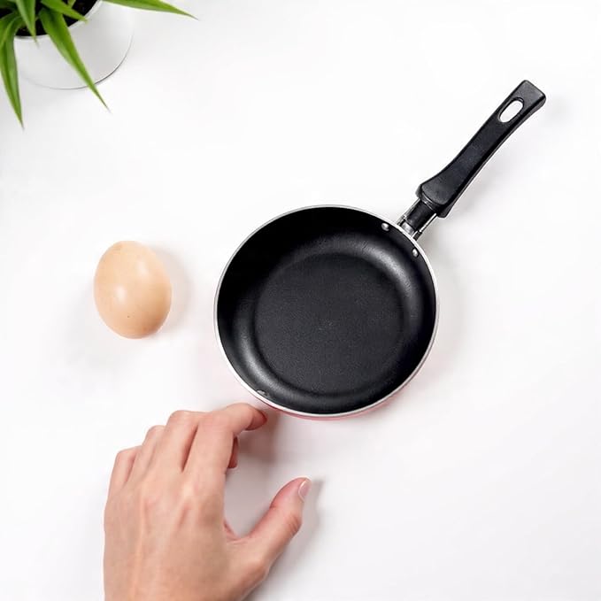 Mini Nonstick Frying Pan 6.3 Inch (16 cm) – Small Egg Omelet Pan for One Person, Compact Non Stick Skillet, Lightweight Easy Clean Kitchen Pan
