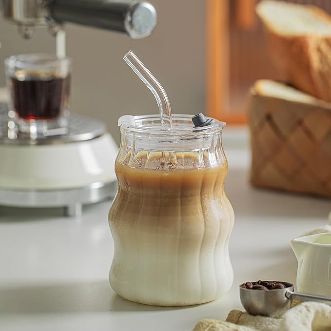 Ribbed Glass Cups with Lids and Straws – Unique Glasses for Iced Coffee, 18oz Vintage Design, Ideal Wavy Coffee Cups with Straws, Bubble Glass Aesthetic, Clear Ribbed Glasses