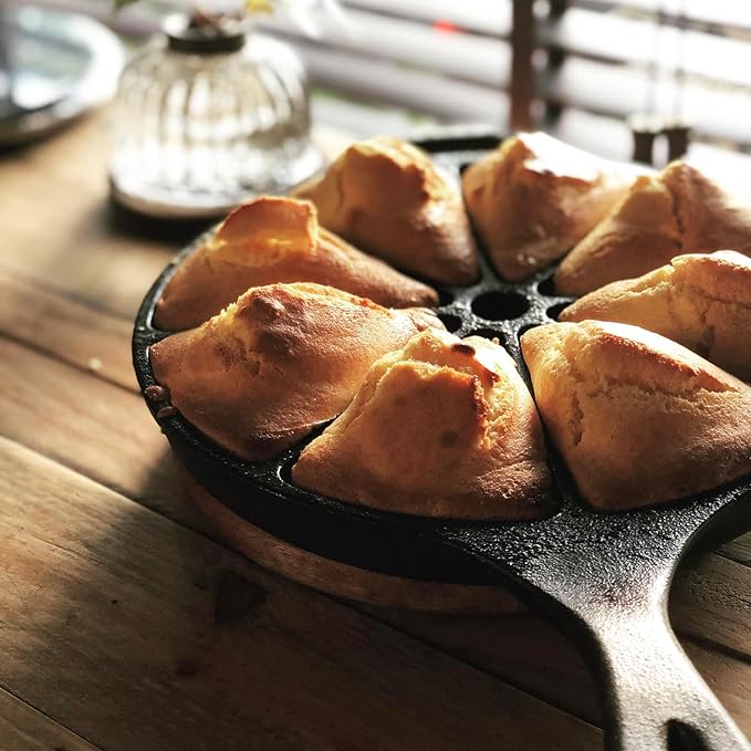 WUWEOT Cast Iron Wedge Pan, Round Corn Bread Skillet, 8-edges Biscuit Pan Mini Cake Pan with Long Handle for Scones, Corn Stick, Muffins, Cupcakes and Brownies
