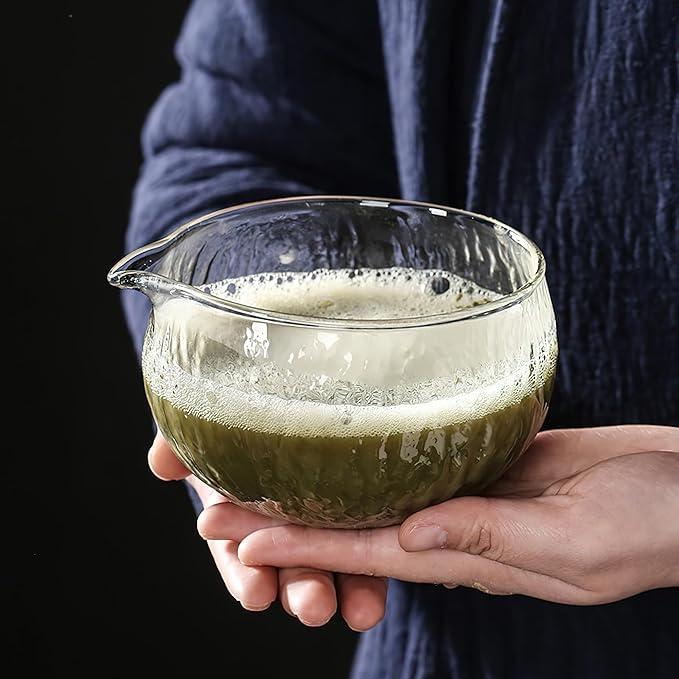 Matcha Bowl with Spout, 500 ml/18 oz Glass Matcha Mixing Bowl, Japanese Ceremonial Matcha Chawan for Matcha Powder/Salad/Fruit/Soup/Tea
