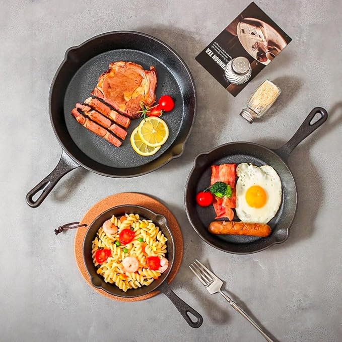 4 Inch Mini Cast Iron Skillet With Handle Hanging Hole Uncoated Oven Safe Small Pan Cookware Casserole Dish For Kitchen Indoor Outdoor Picnic (4×4×1 inch)