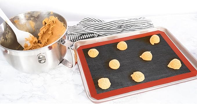 Silicone Baking Mat Nonstick Food Safe Tray Pan Liners Perfect Bakeware for Making Cookies, Macarons, Bread and Pastry (11x15"/ 4 Pack)