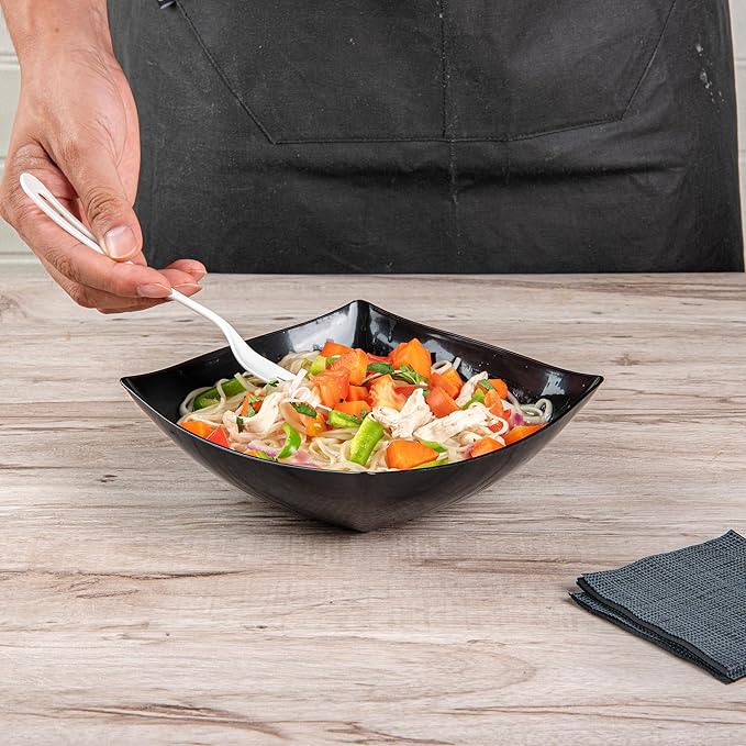 Restaurantware Moderna 32 Ounce Fancy Plastic Bowls 10 Square Disposable Salad Bowls - Durable Heavy-duty Black Plastic Bowls For Warm And Cold Foods