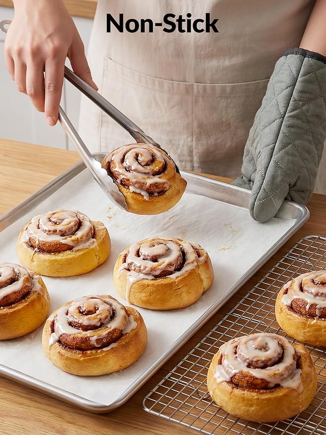 SMARTAKE 200 Pcs Parchment Paper Baking Sheets, 13x18 Inch Non-Stick Precut Baking Parchment, Suitable for Baking Grilling Air Fryer Steaming Bread Cup Cake Cookie and More (White)