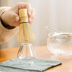 Matcha Bowl and Whisk Holder Set, Glass Matcha Bowl with Spout, Ceremonial Mixing Chawan, Clear Traditional Japanese Matcha Kit for Tea/Matcha Powder/Soup - Hammer Pattern