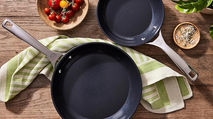 Le Creuset Essential Non-Stick Ceramic Shallow Frying Pan, 12"