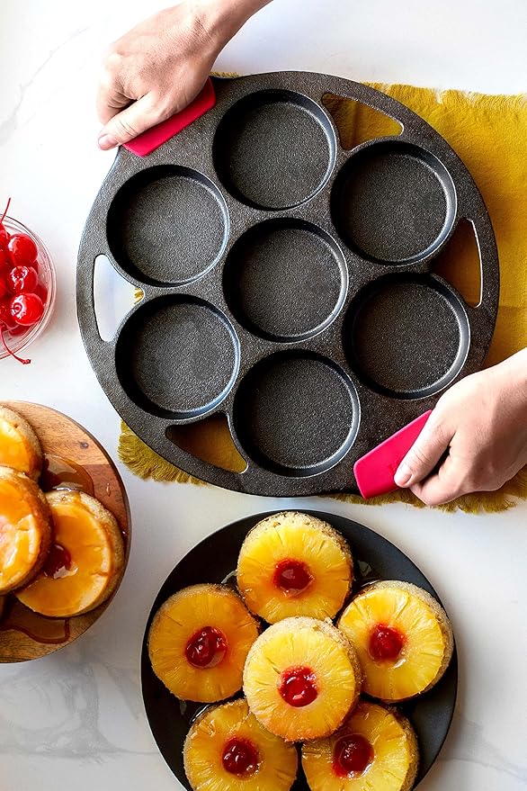 Lodge Seasoned Cast Iron Mini Cake Pan, 7 Impressions (Pack of 3)