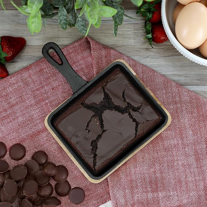 Megachef Cast Iron Mini Fry Pan/Saute Pan with Wood Tray, Cookware, Bakeware, Serveware (4 Piece)